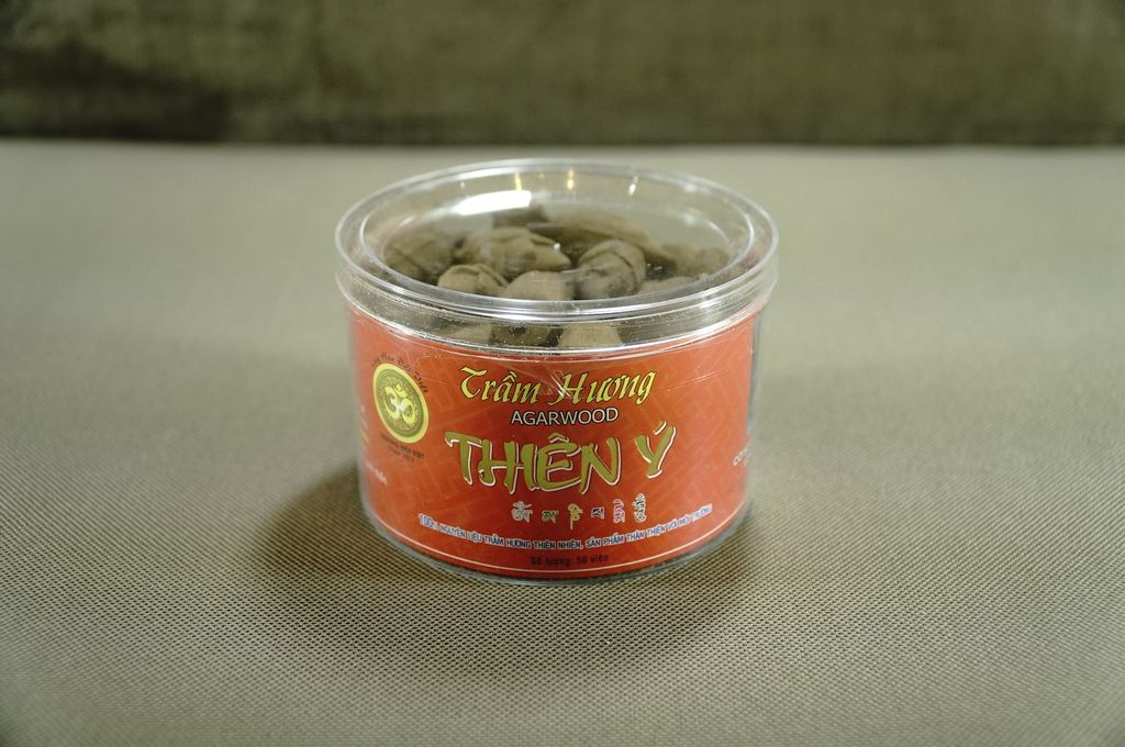 Nụ trầm hương Thiên Ý búp sen - 50 viên trầm hương xông trầm cao cấp - Hộp tròn đỏ - Cháy 20 phút/Viên