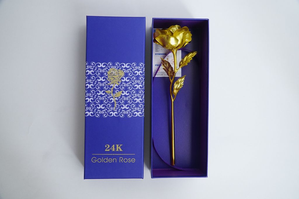 Bộ quà tặng Hoa Hồng mạ vàng 24K - Có hộp và giỏ xanh
