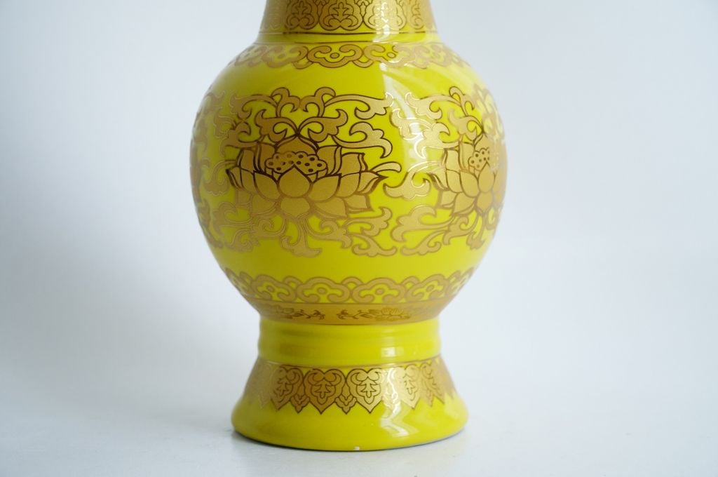 Bình hoa thờ cúng gốm sứ, bình hoa đặt bàn thờ cúng vàng cung đình - Cao 18cm