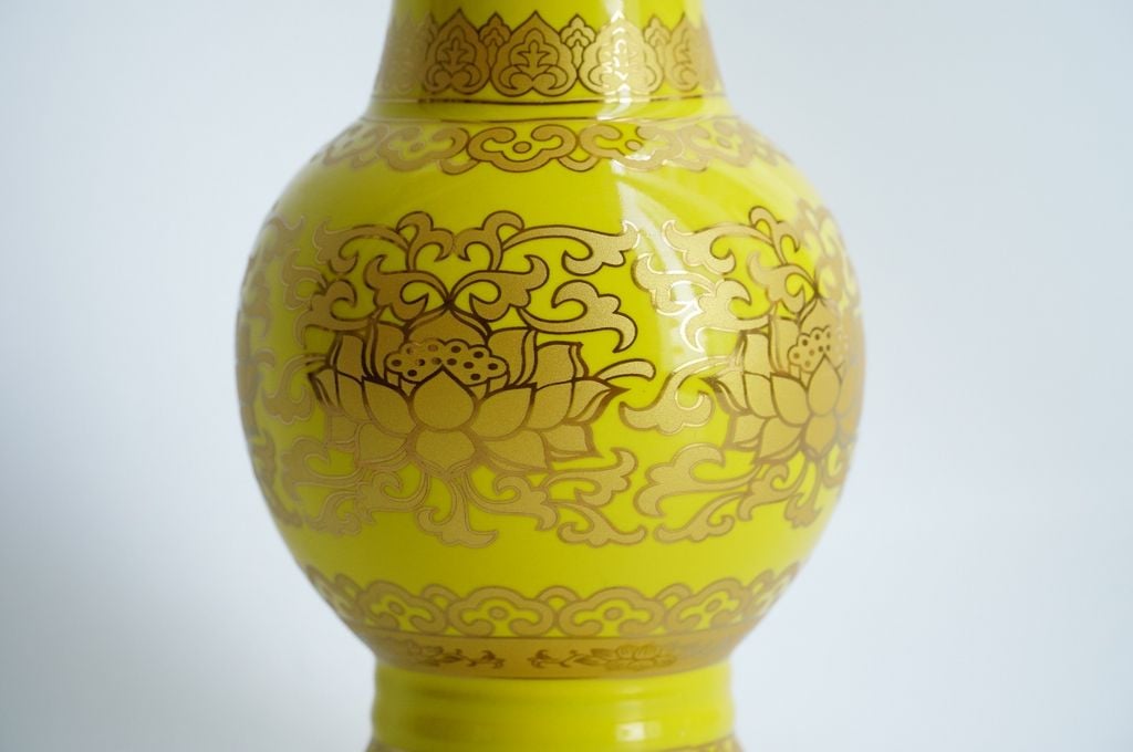 Bình hoa thờ cúng gốm sứ, bình hoa đặt bàn thờ cúng vàng cung đình - Cao 18cm