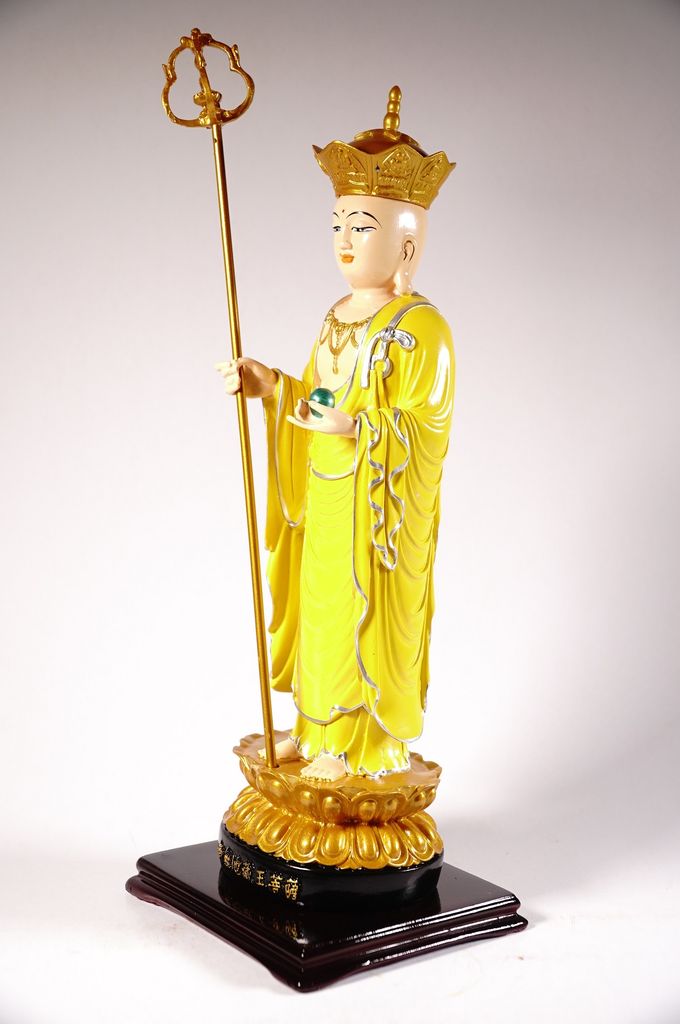 Tượng phật Địa Tạng Vương Bồ Tát đứng khối vẽ màu áo vàng - Cao 30cm