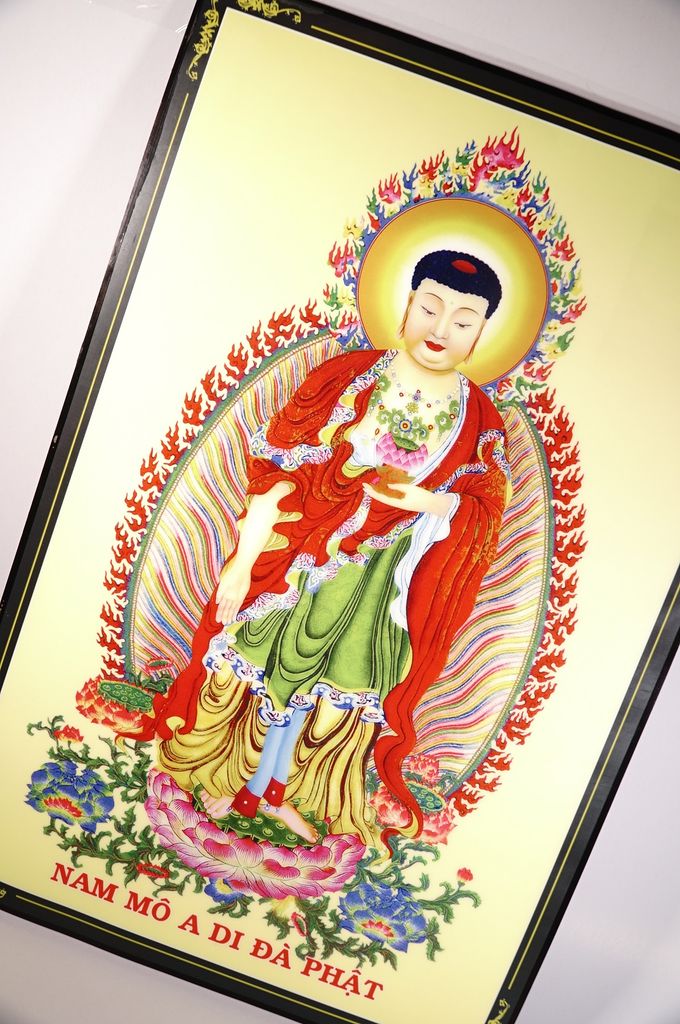 Tranh Phật A Di Đà đứng đài sen áo đỏ hào quang nền vàng - 2 cỡ