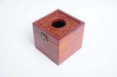 Hộp đựng giấy gỗ hương vuông hoa văn chạm trổ 13x13x12cm