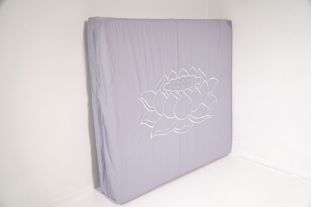 Toa cụ ngồi thiền làm lễ Phật vải mút thêu dày êm ái bền chắc nhiều màu - 48x47x10cm