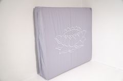 Toa cụ ngồi thiền làm lễ Phật vải mút thêu dày êm ái bền chắc nhiều màu - 48x47x10cm