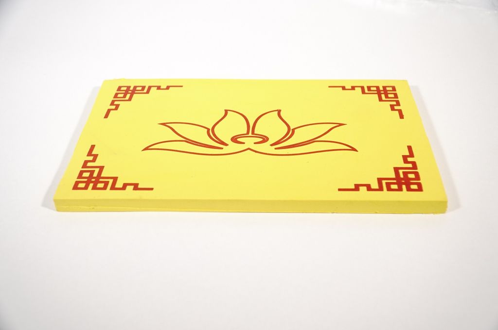 Tấm gối quỳ lễ Phật mút xốp vàng in hoa sen nhẹ nhàng êm ái - 31x21x1cm