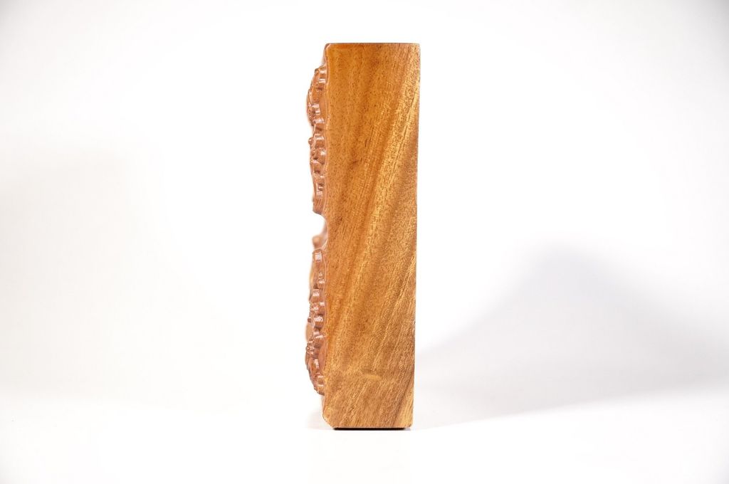 Gạt tàn thuốc lá gỗ hương VUÔNG biểu tượng tài lộc bình an may mắn sắc nét nguyên khối - 12x12x3cm