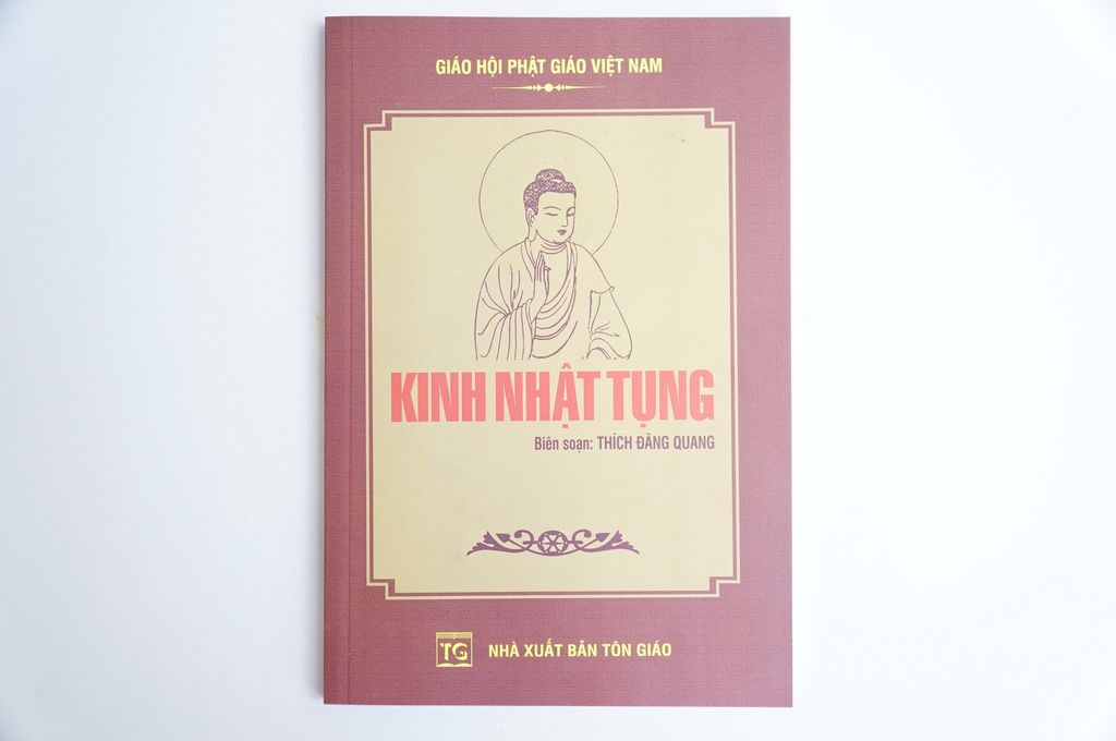 Sách Phật Giáo - Kinh Nhật Tụng bìa giấy nâu - Thích Đăng Quang - Chữ to rõ 182 trang