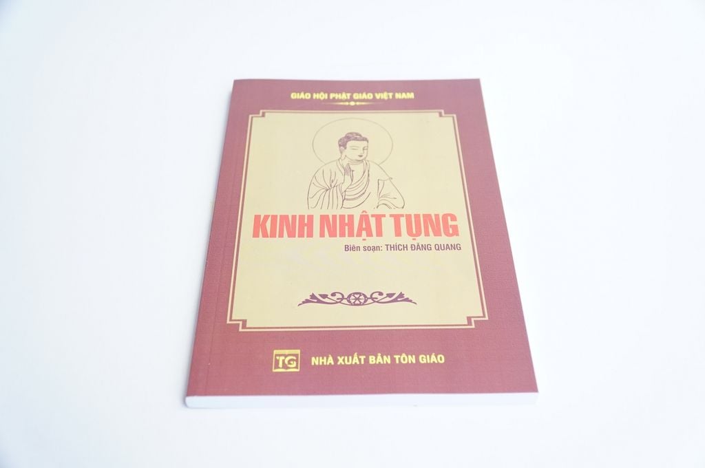 Sách Phật Giáo - Kinh Nhật Tụng bìa giấy nâu - Thích Đăng Quang - Chữ to rõ 182 trang