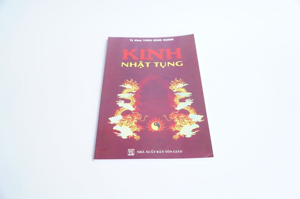Kinh Phật - Kinh Nhật Tụng bìa giấy đỏ rồng - Thích Đăng Quang - Chữ to rõ 128 trang