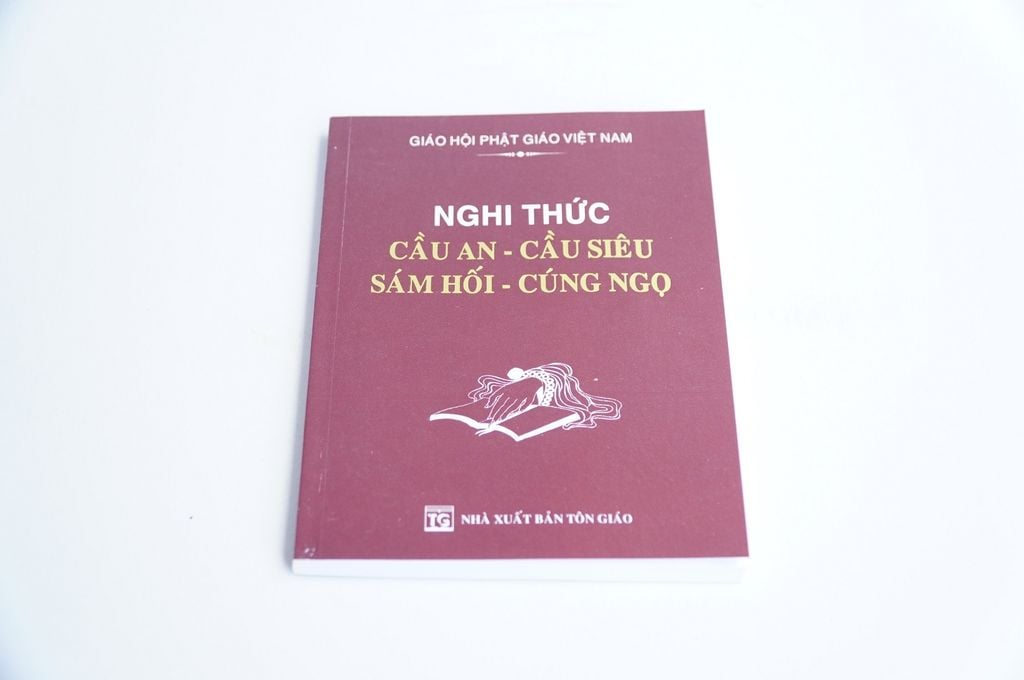 Kinh Phật - Nghi Thức Cầu An Cầu Siêu Sám Hối Cúng Ngọ bìa giấy nâu - Chữ to rõ 170 trang