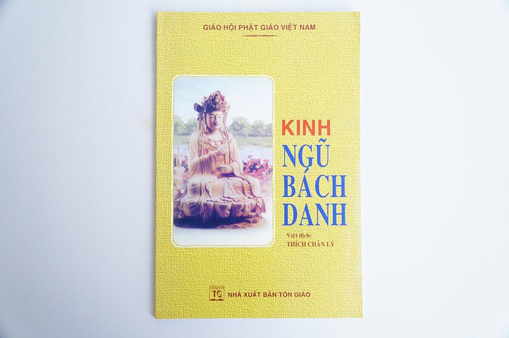 Sách Phật Giáo - Kinh Ngũ Bách Danh bìa giấy vàng - Thích Chân Lý - Chữ to rõ 90 trang