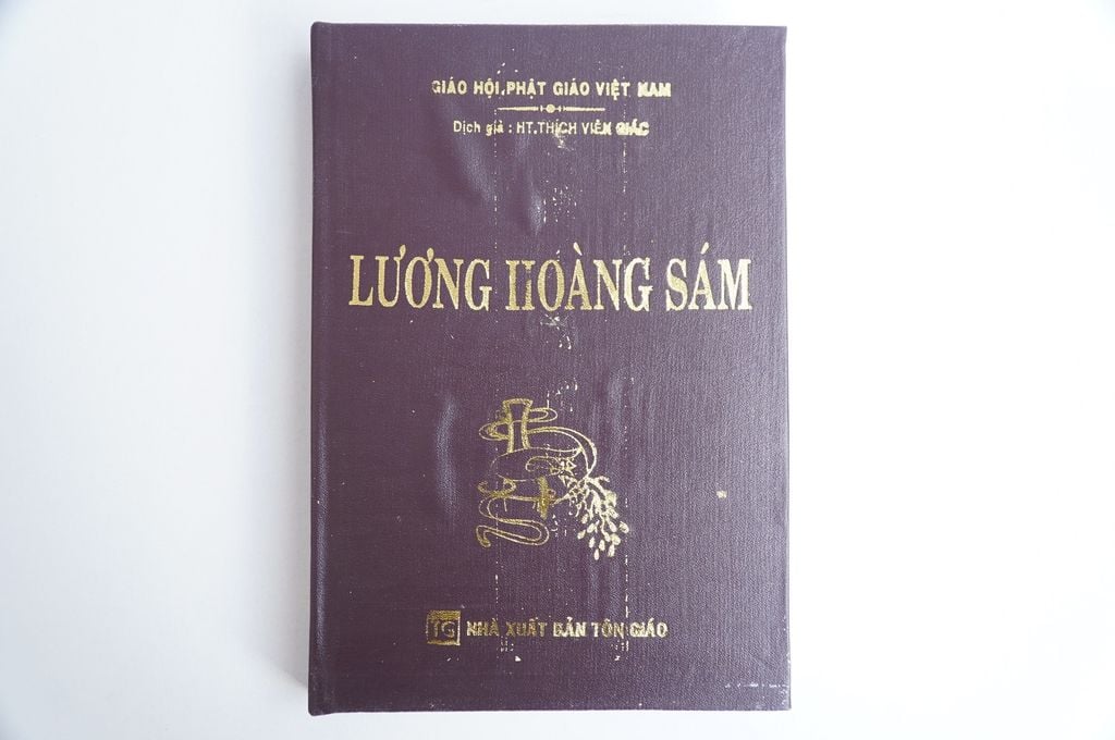 Kinh Phật - Kinh Lương Hoàng Sám bìa da nâu - Thích Viên Giác - Chữ to rõ 560 trang