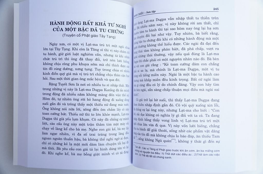 Sách Phật Giáo - Truyện Cổ Phật Giáo có 3 tập bìa giấy - Minh Chiếu - Chữ to rõ dày