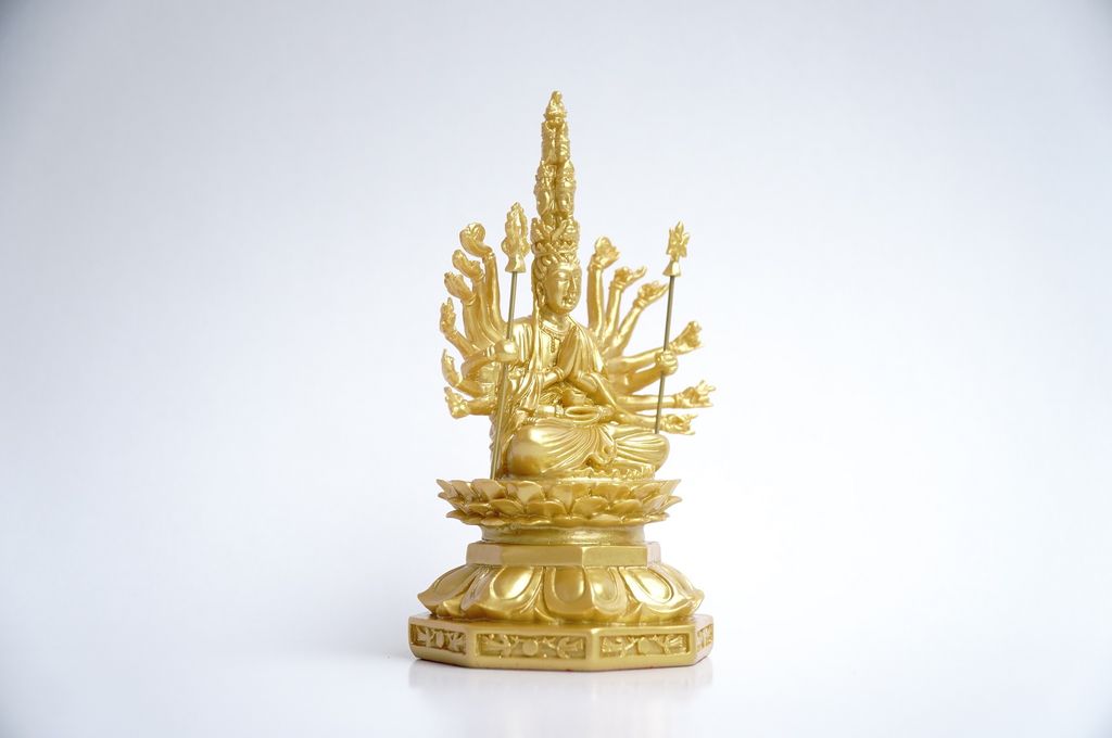 Tượng Phật Chuẩn Đề Thiên Thủ Thiên Nhãn nhũ vàng - Cao 16cm