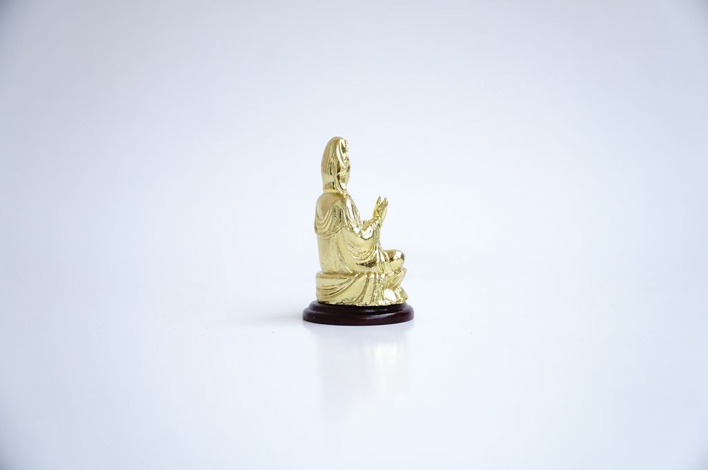 Tượng Phật Bà Quan Thế Âm Bồ Tát ngồi xi mạ vàng - Cao 6cm