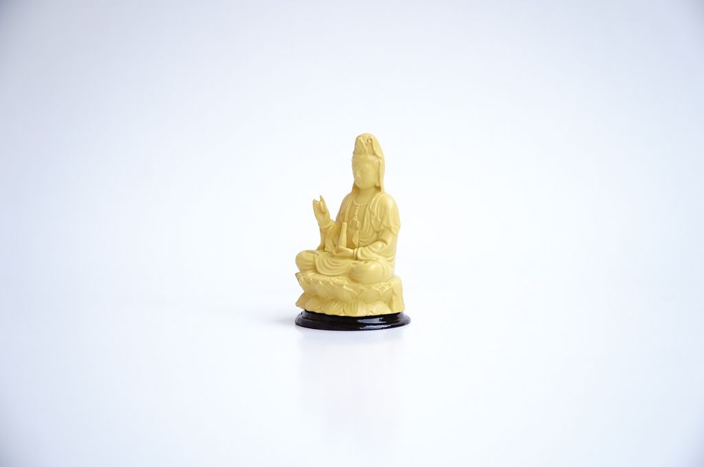 Tượng Phật Bà Quan Thế Âm Bồ Tát ngồi vàng đất - Cao 6cm