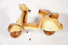 Quà tặng lưu niệm Xe gỗ mô hình xe Vespa cổ cao cấp - Dài 26cm Cao 16cm
