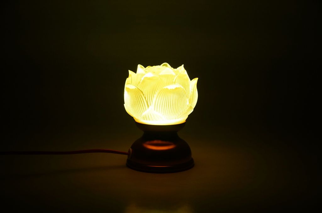 Đèn thờ led điện bông sen búp lưu ly đế xi đồng thờ cúng cao cấp đổi màu - Cao 9cm