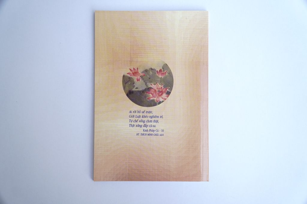 Sách Phật giáo - Luật tỳ kheo ni giới bổn - Thích Thiện Chơn - Bìa giấy cam 101 trang