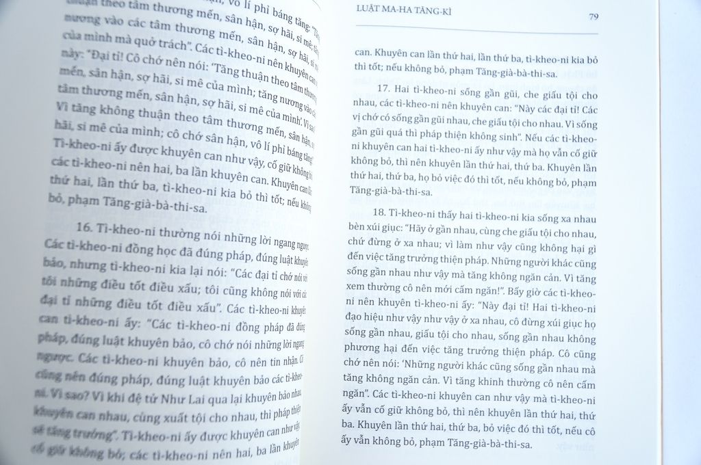 Sách Phật giáo - Giới bản tì kheo ni - Thích Nguyên Chơn - Bìa giấy cam 244 trang