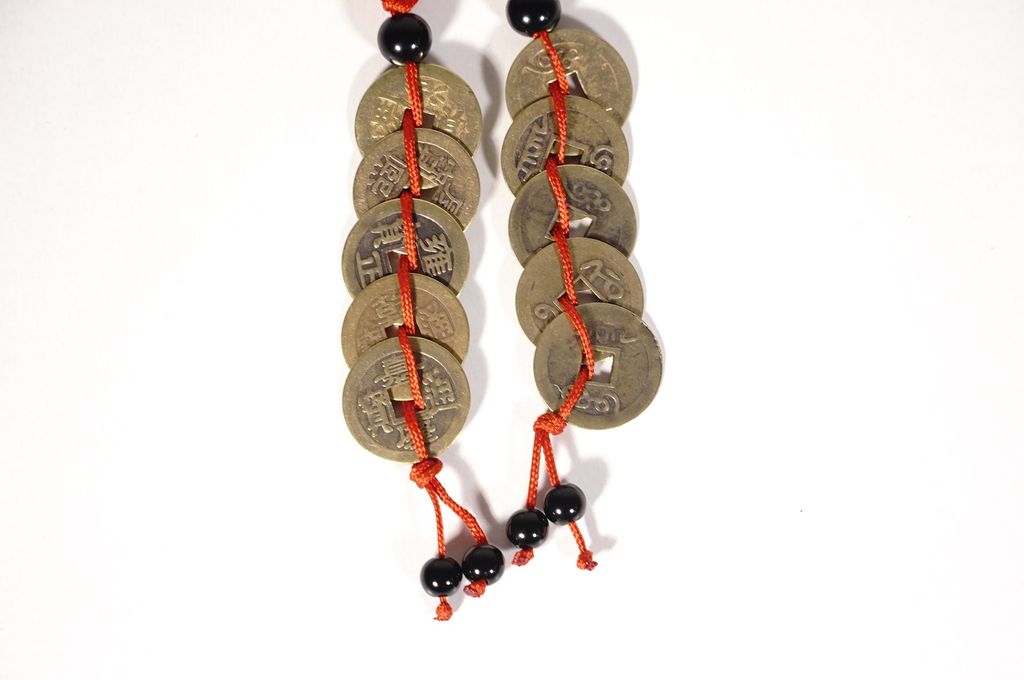 Xâu 5 đồng xu Ngũ Hành phong thủy bỏ ví, vòng tay đồng xu may mắn - Hàng VIP