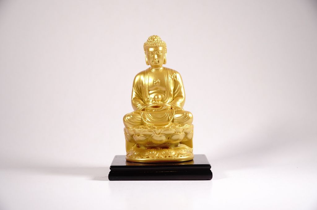 Tượng phật A Di Đà ngồi tòa sen có đế nhũ vàng - Cao 12cm