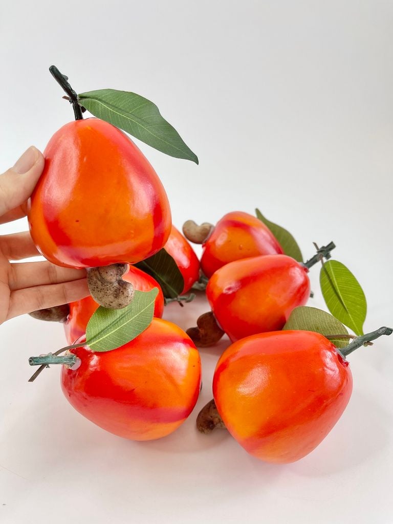 Trái điều giả giống như thật, mô hình trái cây giả trang trí cao cấp - Quả điều đỏ