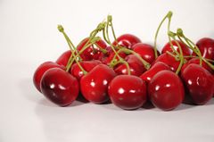 Chùm Cherry giả trang trí, trái cây giả chùm Cherry - Hoa quả giả cao cấp