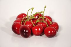 Trái cây giả, hoa quả giả trang trí, chùm cherry dùng trang trí decor chụp hình tuyệt đẹp - Loại xịn