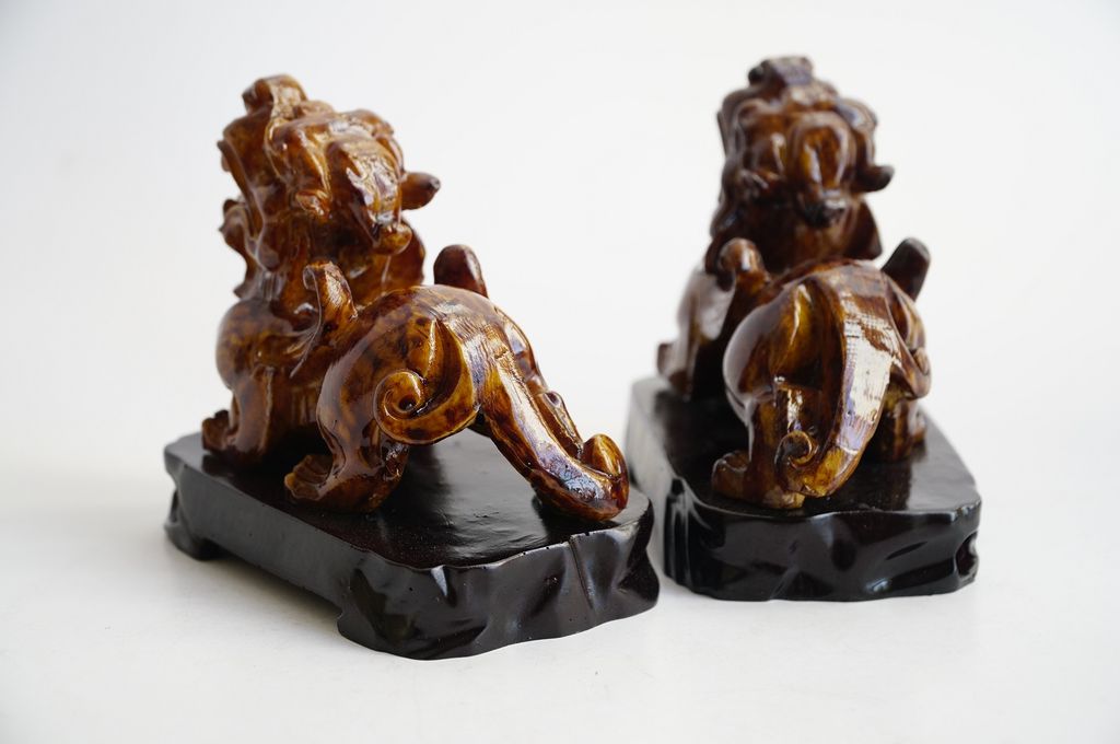 Cặp tượng Tỳ Hưu phong thủy vân gỗ tài lộc trấn trạch - Cao 10cm