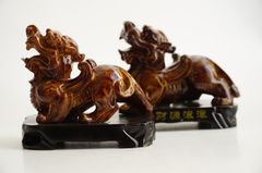 Cặp tượng Tỳ Hưu phong thủy vân gỗ tài lộc trấn trạch - Cao 10cm