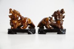 Cặp tượng Tỳ Hưu phong thủy vân gỗ tài lộc trấn trạch - Cao 10cm