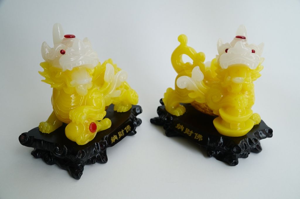 Cặp tượng Tỳ Hưu vàng gia tăng vượng khí bụng trứng vàng - Cao 17cm