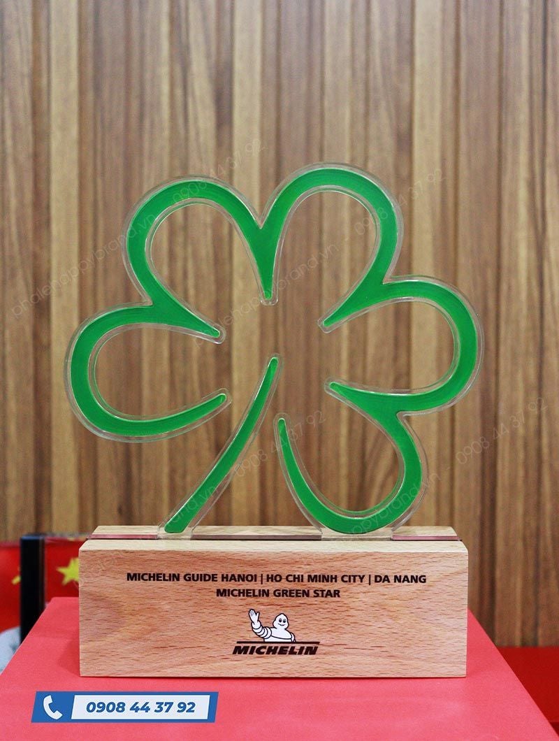 KỶ NIỆM CHƯƠNG MICA GỖ MICHELIN