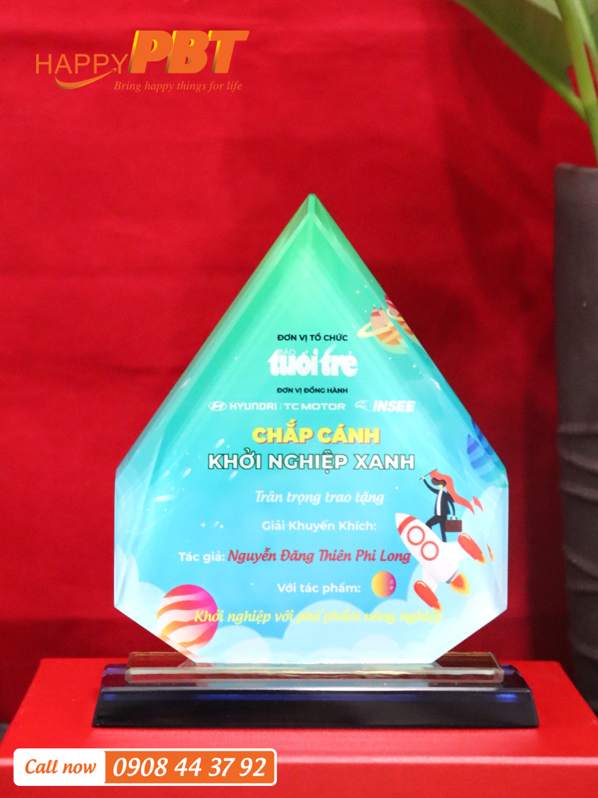 Kỷ Niệm Chương - Báo Tuổi Trẻ