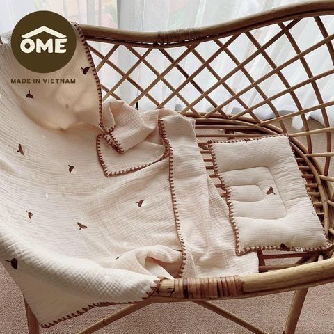 Set gối chăn xô thêu thủ công
