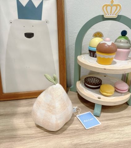 Gấu bông Quả lê kẻ caro cam nhạt lá xanh S Nous