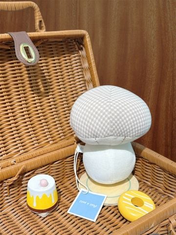 Cây nấm lùn kẻ nâu thân màu trắng S Nous