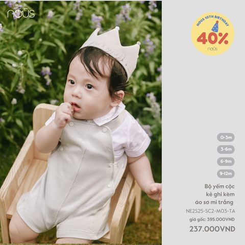 Bộ yếm cộc kẻ ghi kèm áo sơ mi trắng Nous Party