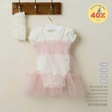 Bộ bodysuit cộc màu trắng kèm váy xoè màu hồng Nous Party