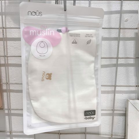Yếm tròn màu trắng in hoạ tiết gấu Nous