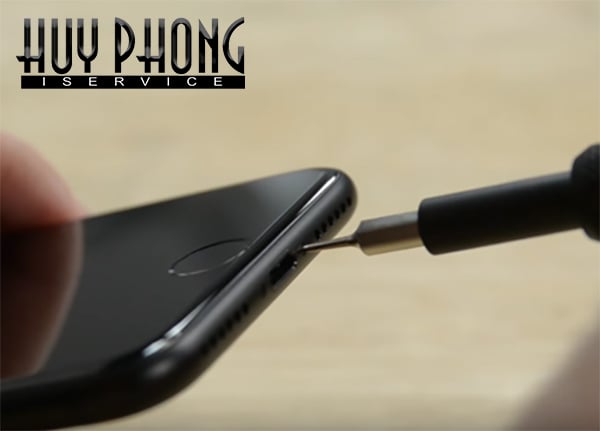 4-cach-thay-pin-iphone-7-khong-phai-ai-cung-biet-3