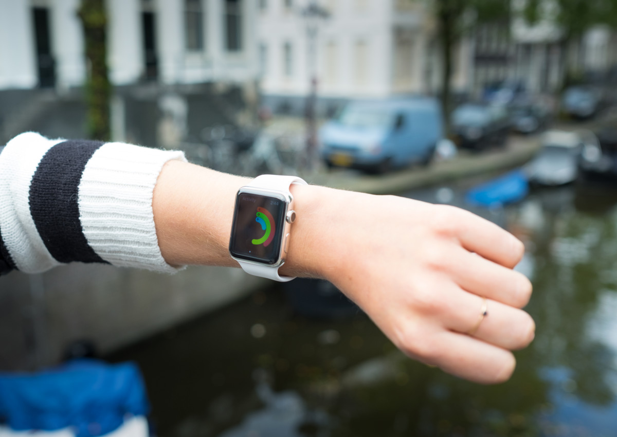 Nên mua đồng hồ Apple Watch mới hay Apple Watch cũ