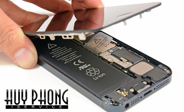 thay-pin-dien-thoai-iphone-5-5