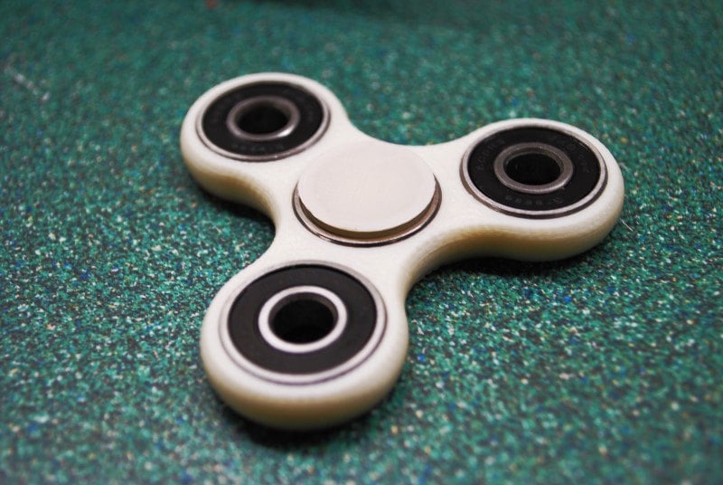 Fidget spinner (con quay spinner)