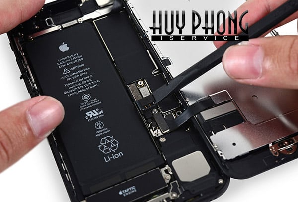 thay-pin-dien-thoai-iphone-7-9