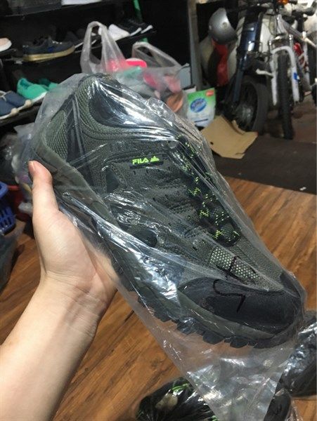 Giày outdoor fila ghi viền xanh lá