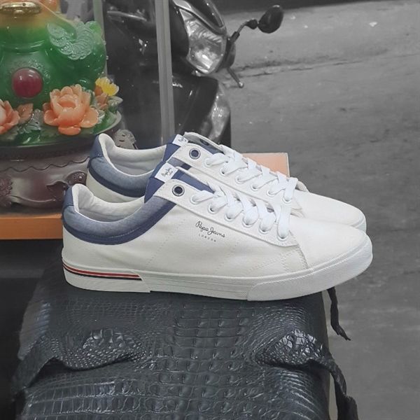 Giày đế bằng xuất dư Anh - trắng đế trắng viền xanh