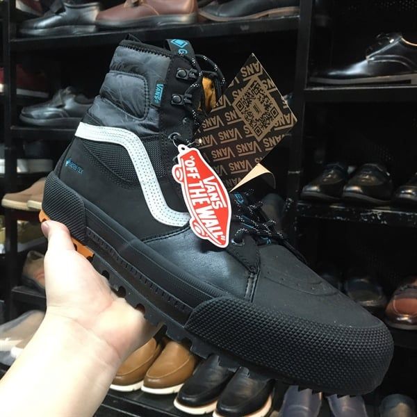 Giày cao cổ ngoại cỡ Vans Gore-tek xuất dư- Đen
